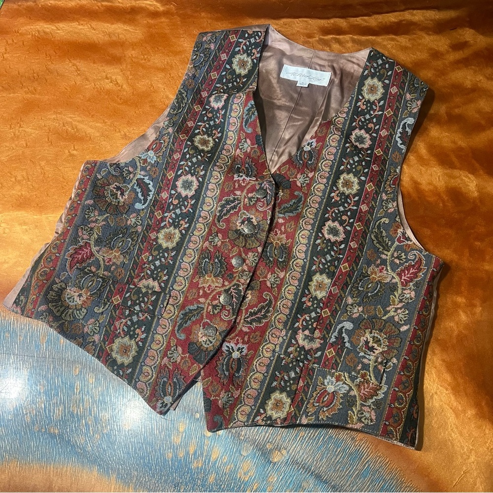 Vintage Floral Tapestry Vest satin lined back Made in USA Victorian